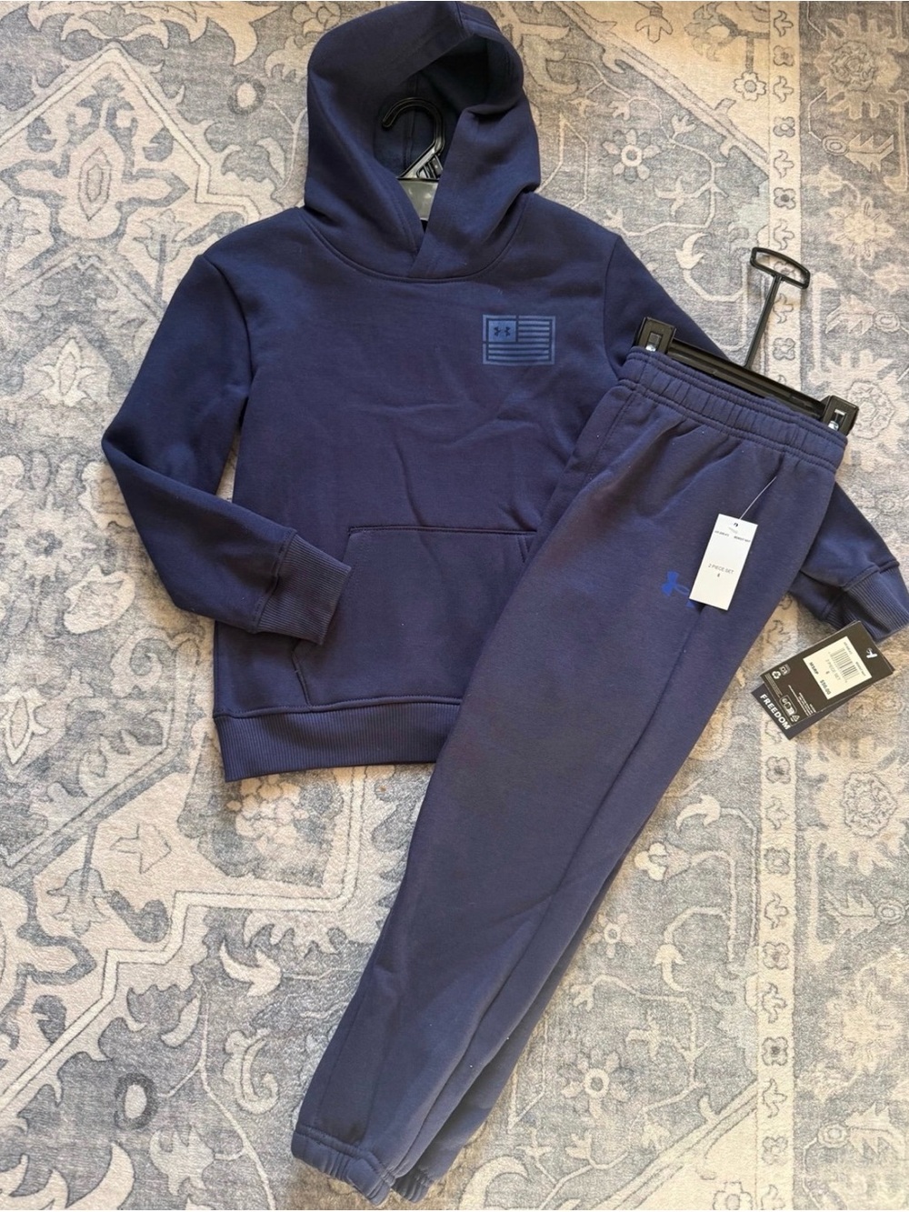 Under Armour Boys' size 6 Navy Blue Hoodie & Joggers Set